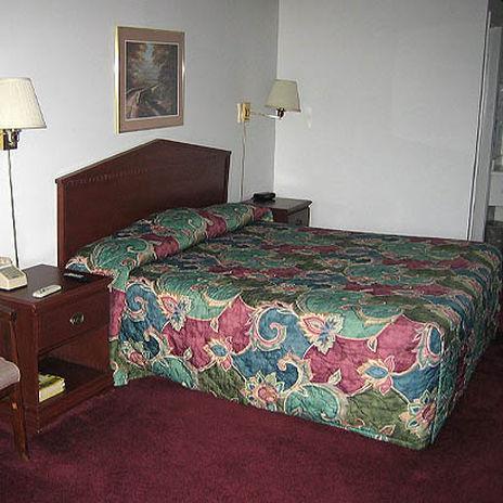 Relax Inn - Warrenton Room photo